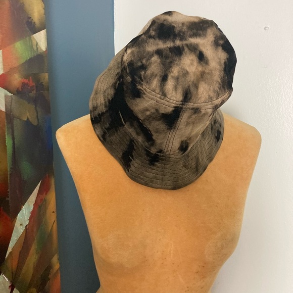 CUSTOM BLEACH DYE bucket hat - Picture 3 of 8